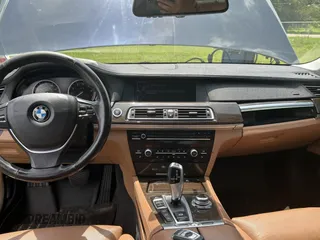 2012 BMW 7 Series 750Li xDrive z VIN WBAKC8C59CC437999, wystawiony jako Copart lot #59036005 z przebiegiem 145 420 mil mil oraz Tytuł czysty. Historia ofert i sprzedaży dostępna na DreamBid. Obrazek 9.