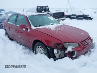 1998 Toyota Camry LE z VIN JT2BG22K7W0110401, wystawiony jako IAAI lot #41578078 z przebiegiem 206 937 mil mil oraz . Historia ofert i sprzedaży dostępna na DreamBid. Obrazek 1.