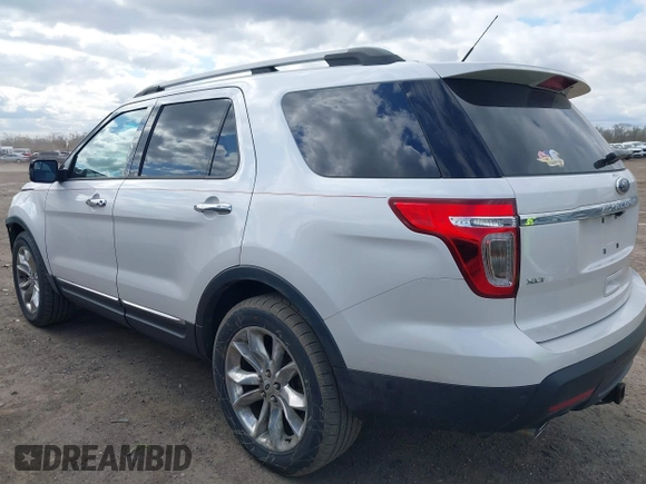 2013 Ford Explorer XLT with VIN 1FM5K8D87DGA79075, listed as a IAAI auction lot 42027067 with 152,068 mi miles and . Bid and sale history available at carsss.com. Image 3.