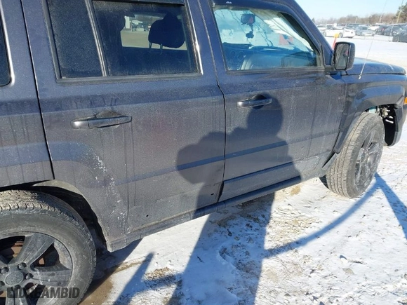 2015 Jeep Patriot Altitude Edition with VIN 1C4NJPBAXFD386705, listed as a IAAI auction lot 41392260 with 163,131 mi miles. Bid and sale history available at carsss.com. Image 16.