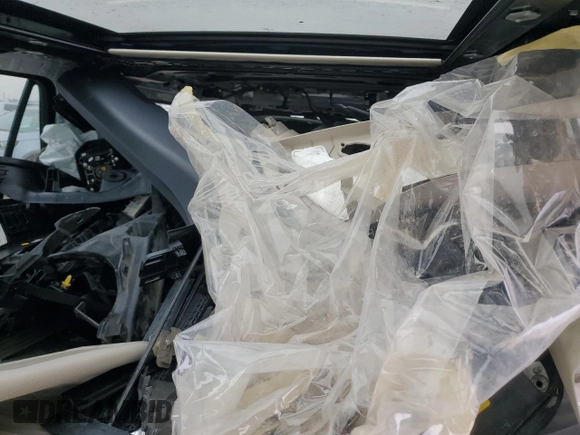 2022 Ford Expedition XLT with VIN 1FMJU1JT9NEA09633, listed as a Copart auction lot 45299235 with 75,486 mi miles and Salvage title. Bid and sale history available at DreamBid. Image 10.