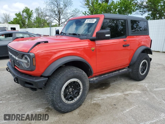 2021 Ford Bronco z VIN 1FMDE5CP7MLB07037, wystawiony jako Copart lot #54140385 z przebiegiem 56 403 mil mil oraz Szkoda całkowita • Salvage title. Historia ofert i sprzedaży dostępna na DreamBid. Obrazek 1.