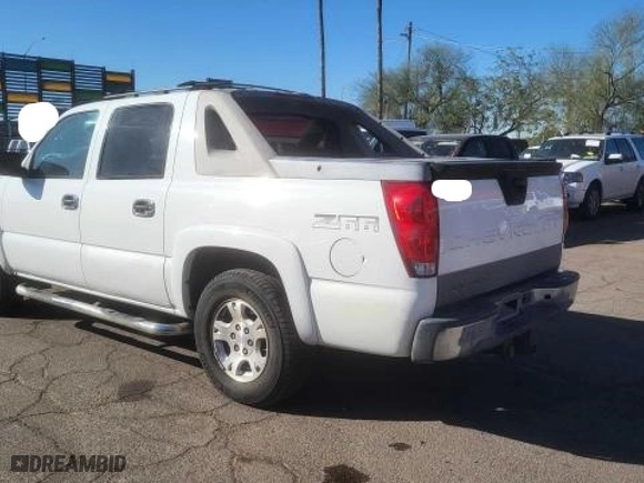 2004 Chevrolet Avalanche with VIN 3GNEC12TX4G179716, listed as a Copart auction lot 44636285 with 152,688 mi miles and Clean Title. Bid and sale history available at carsss.com. Image 3.