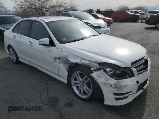 2014 Mercedes-Benz C 250 Sport с VIN WDDGF4HBXEG228554, выставлен на аукционе Copart как лот 49888675 с пробегом 133 533 миль миль и Списание • Salvage title. История ставок и продаж доступна на DreamBid. Изображение 4.