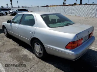 1998 Lexus LS 400 z VIN JT8BH28F4W0121806, wystawiony jako Copart lot #57636755 z przebiegiem 264 027 mil mil oraz Tytuł czysty. Historia ofert i sprzedaży dostępna na DreamBid. Obrazek 2.