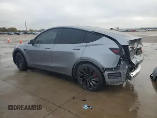 2024 Tesla Model Y Performance with VIN 7SAYGDEF4RA326613, listed as a Copart auction lot 83467394 with 2,260 mi miles and Clean Title. Bid and sale history available at DreamBid. Image 2.