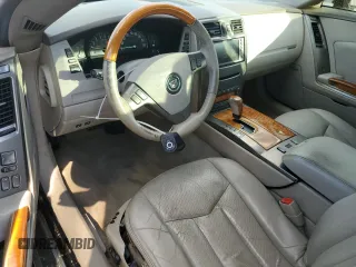 2004 Cadillac XLR z VIN 1G6YV34A945601976, wystawiony jako Copart lot #83062774 z przebiegiem 97 920 mil mil oraz Tytuł czysty. Historia ofert i sprzedaży dostępna na DreamBid. Obrazek 8.