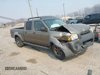 2002 Nissan Frontier XE z VIN 1N6ED29YX2C369056, wystawiony jako IAAI lot #41899906 z przebiegiem 186 823 mil mil oraz . Historia ofert i sprzedaży dostępna na DreamBid. Obrazek 1.