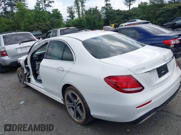 2017 Mercedes-Benz E 300 Luxury с VIN WDDZF4KB5HA280599, выставлен на аукционе IAAI как лот 42520875 с пробегом 41 026 миль миль и . История ставок и продаж доступна на DreamBid. Изображение 14.