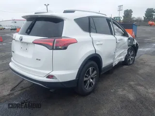 2018 Toyota RAV4 XLE with VIN 2T3WFREV0JW452030, listed as a IAAI auction lot 41915411 with 1 mi miles. Bid and sale history available at carsss.com. Image 4.