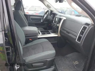2015 Ram 1500 Lone Star z VIN 1C6RR6LG6FS676868, wystawiony jako IAAI lot #41903806 z przebiegiem 153 436 mil mil oraz . Historia ofert i sprzedaży dostępna na DreamBid. Obrazek 5.
