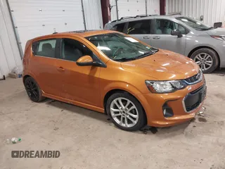 2018 Chevrolet Sonic LT z VIN 1G1JD6SB9J4102264, wystawiony jako IAAI lot #41625429 z przebiegiem 94 626 mil mil oraz . Historia ofert i sprzedaży dostępna na DreamBid. Obrazek 1.