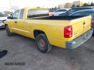 2006 Dodge Dakota ST with VIN 1D7HE22K26S702614, listed as a IAAI auction lot 40957687 with 241,007 mi miles and . Bid and sale history available at DreamBid. Image 3.