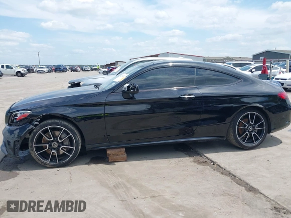 2019 Mercedes-Benz C 300 с VIN WDDWJ8DBXKF827124, выставлен на аукционе IAAI как лот 42391477 с пробегом 72 546 миль миль и . История ставок и продаж доступна на DreamBid. Изображение 15.