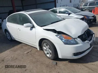 2008 Nissan Altima 2.5 S with VIN 1N4AL21E78C285006, listed as a IAAI auction lot 41788000 with 192,304 mi miles. Bid and sale history available at carsss.com. Image 1.
