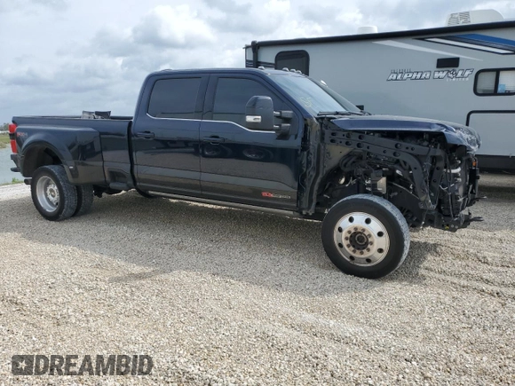 2024 Ford F-450 XL with VIN 1FT8W4DM0REC65149, listed as a Copart auction lot 47088395 with 32,521 mi miles and Salvage title. Bid and sale history available at DreamBid. Image 4.