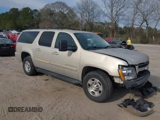 2008 Chevrolet Suburban Commercial with VIN 3GNGK26K98G207580, listed as a IAAI auction lot 41652697 with 262,677 mi miles. Bid and sale history available at carsss.com. Image 1.