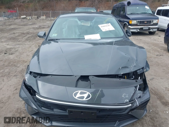 2024 Hyundai Elantra SEL with VIN KMHLM4DGXRU783877, listed as a IAAI auction lot 41892547 with 2,350 mi miles and . Bid and sale history available at DreamBid. Image 12.