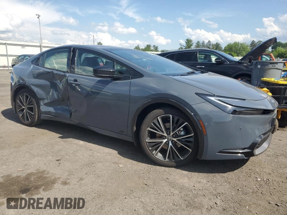 2024 Toyota Prius LE z VIN JTDADABU4R3021525, wystawiony jako Copart lot #61652045 z przebiegiem 2 120 mil mil oraz Szkoda całkowita • Salvage title. Historia ofert i sprzedaży dostępna na DreamBid. Obrazek 4.
