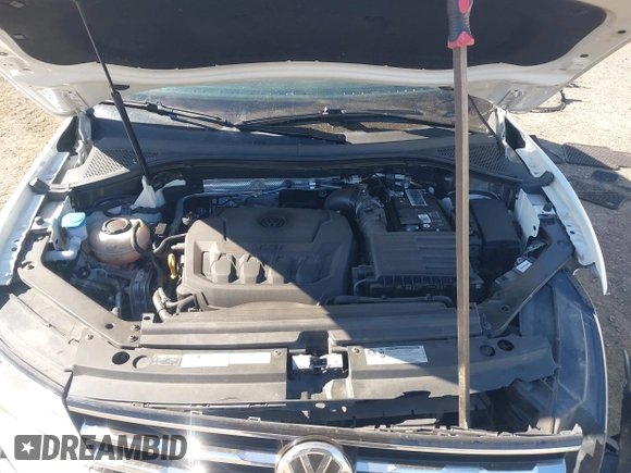2020 Volkswagen Tiguan SE with VIN 3VV2B7AXXLM053170, listed as a IAAI auction lot 42203372 with 112,794 mi miles and . Bid and sale history available at DreamBid. Image 10.