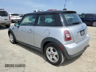 2010 MINI Hardtop with VIN WMWMF3C51ATZ22878, listed as a Copart auction lot 53173855 with 80,740 mi miles and Clean Title. Bid and sale history available at DreamBid. Image 2.