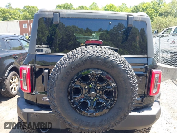 2023 Ford Bronco с VIN 1FMEE5DP6PLB86854, выставлен на аукционе IAAI как лот 42498438 с пробегом 9 225 миль миль и . История ставок и продаж доступна на DreamBid. Изображение 16.