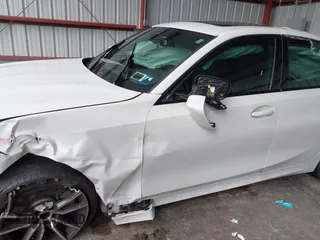 2020 BMW 3 Series 330i xDrive with VIN 3MW5R7J04L8B40479, listed as a IAAI auction lot 42303596 with 44,947 mi miles and . Bid and sale history available at DreamBid. Image 17.