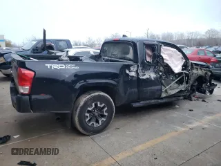 2016 Toyota Tacoma SR z VIN 5TFSX5EN6GX042325, wystawiony jako Copart lot #84464864 z przebiegiem 54 235 mil mil oraz Szkoda całkowita • Salvage title. Historia ofert i sprzedaży dostępna na DreamBid. Obrazek 3.