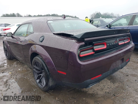 2021 Dodge Challenger R/T Scat Pack z VIN 2C3CDZFJ2MH586535, wystawiony jako IAAI lot #41224949 z przebiegiem 32 977 mil mil oraz . Historia ofert i sprzedaży dostępna na DreamBid. Obrazek 3.