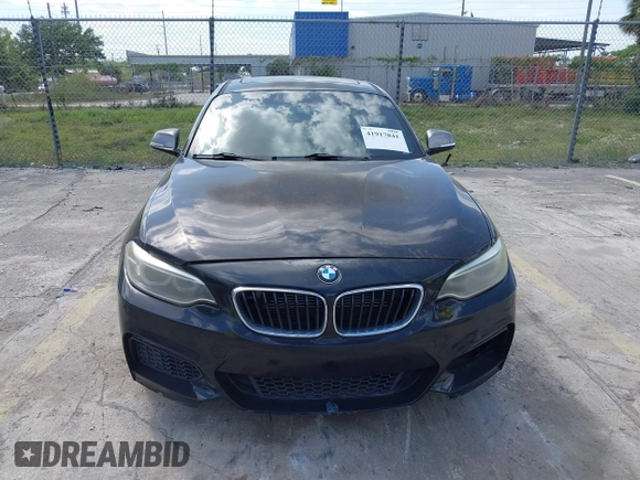 2014 BMW 2 Series M235i with VIN WBA1J7C50EVW84072, listed as a IAAI auction lot 41917841 with 102,745 mi miles and . Bid and sale history available at carsss.com. Image 12.