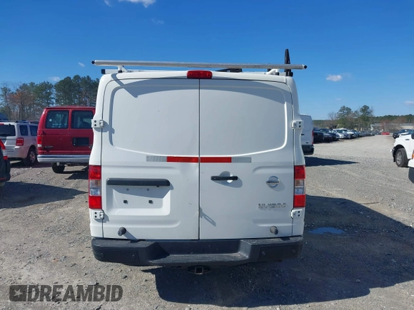 2020 Nissan NV Cargo SV z VIN 1N6BF0KM5LN809313, wystawiony jako IAAI lot #41863076 z przebiegiem 127 505 mil mil oraz . Historia ofert i sprzedaży dostępna na DreamBid. Obrazek 16.