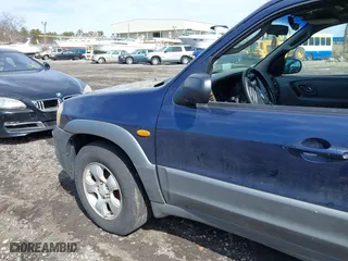 2002 Mazda Tribute LX with VIN 4F2YU08192KM28158, listed as a IAAI auction lot 41832036 with 999,999 mi miles. Bid and sale history available at carsss.com. Image 6.