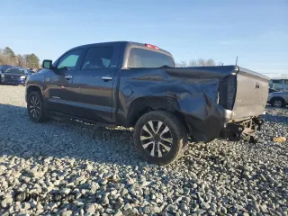 2018 Toyota Tundra SR5 z VIN 5TFHW5F11JX718907, wystawiony jako Copart lot #43446365 z przebiegiem 129 456 mil mil oraz Szkoda całkowita • Salvage title. Historia ofert i sprzedaży dostępna na DreamBid. Obrazek 2.
