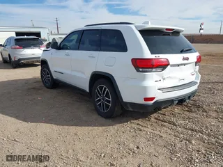 2019 Jeep Grand Cherokee Trailhawk with VIN 1C4RJFLG7KC726830, listed as a IAAI auction lot 41448850 with 97,218 mi miles. Bid and sale history available at carsss.com. Image 3.