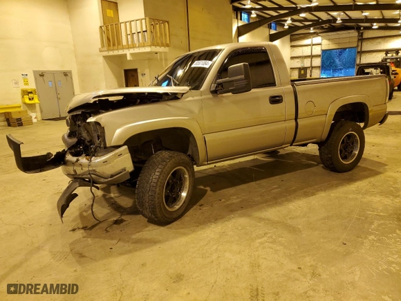 2002 Chevrolet Silverado 1500 LS with VIN 1GCEK14T12Z120348, listed as a Copart auction lot 80501084 with 195,320 mi miles and Salvage Title. Bid and sale history available at carsss.com. Image 1.