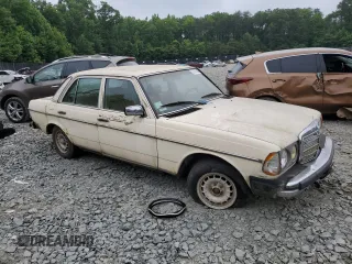 1984 Mercedes-Benz 300 D с VIN WDBAB33A4EA064403, выставлен на аукционе Copart как лот 57552434 с пробегом 173 024 миль миль и На запчасти • Non repairable. История ставок и продаж доступна на DreamBid. Изображение 4.