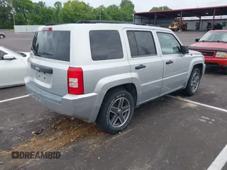 2009 Jeep Patriot Sport z VIN 1J4FT28B29D110728, wystawiony jako IAAI lot #42264825 z przebiegiem 194 459 mil mil oraz . Historia ofert i sprzedaży dostępna na DreamBid. Obrazek 4.