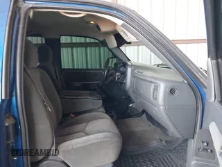 2003 Chevrolet Silverado 1500 with VIN 2GCEC19T731227114, listed as a IAAI auction lot 41858802 with 60,815 mi miles. Bid and sale history available at carsss.com. Image 5.