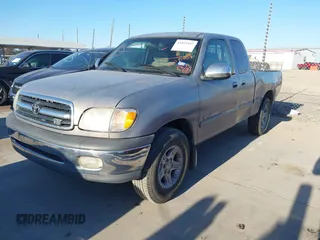 2000 Toyota Tundra SR5 with VIN 5TBRT3413YS019873, listed as a IAAI auction lot 41412497 with 305,472 mi miles and . Bid and sale history available at DreamBid. Image 17.