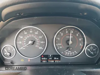 2012 BMW 3 Series 328i z VIN WBA3A5G59CNN65571, wystawiony jako Copart lot #51550195 z przebiegiem 111 036 mil mil oraz Szkoda całkowita • Salvage title. Historia ofert i sprzedaży dostępna na DreamBid. Obrazek 9.