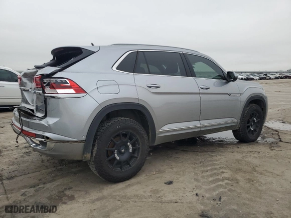 2022 Volkswagen Atlas Cross Sport 3.6L V6 SEL Premium R-Line with VIN 1V2FE2CA9NC213092, listed as a Copart auction lot 43430625 with 53,426 mi miles and Salvage Title. Bid and sale history available at carsss.com. Image 3.