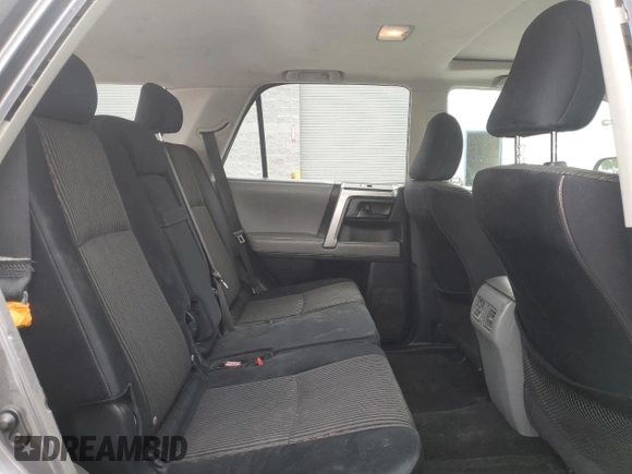 2010 Toyota 4Runner SR5 z VIN JTEZU5JR1A5003267, wystawiony jako Copart lot #55362175 z przebiegiem 449 563 mil mil oraz Szkoda całkowita • Salvage title. Historia ofert i sprzedaży dostępna na DreamBid. Obrazek 11.