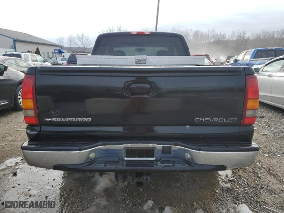 1999 Chevrolet Silverado 1500 LS with VIN 2GCEC19T3X1138386, listed as a Copart auction lot 41630275 with 124,217 mi miles and Salvage Title. Bid and sale history available at carsss.com. Image 6.