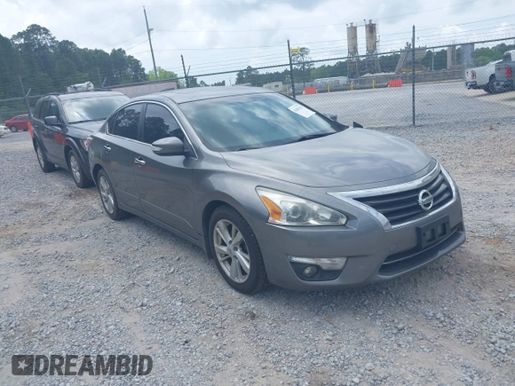 2015 Nissan Altima SV z VIN 1N4AL3AP9FC575493, wystawiony jako IAAI lot #42065104 z przebiegiem 230 291 mil mil oraz . Historia ofert i sprzedaży dostępna na DreamBid. Obrazek 1.