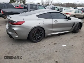 2020 BMW M8 z VIN WBSAE0C07LCD84777, wystawiony jako Copart lot #35876633 z przebiegiem Nie podano mil oraz . Historia ofert i sprzedaży dostępna na DreamBid. Obrazek 3.