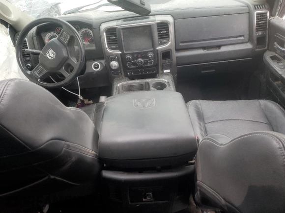 2015 Ram 1500 Sport z VIN 1C6RR7UT7FS771425, wystawiony jako Copart lot #43384025 z przebiegiem 134 518 mil mil oraz Szkoda całkowita • Salvage title. Historia ofert i sprzedaży dostępna na DreamBid. Obrazek 8.