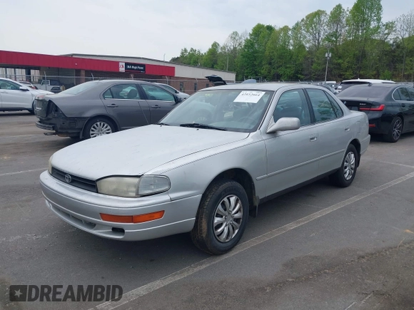 1993 Toyota Camry LE z VIN 4T1SK12E0PU290398, wystawiony jako IAAI lot #42032664 z przebiegiem 264 922 mil mil oraz . Historia ofert i sprzedaży dostępna na DreamBid. Obrazek 17.