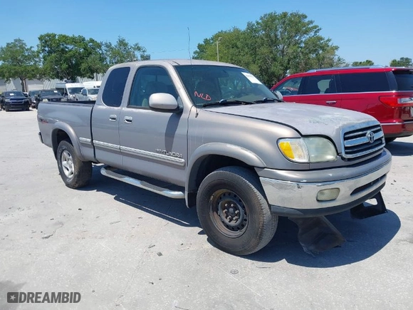 2001 Toyota Tundra Ltd with VIN 5TBBT48121S207923, listed as a IAAI auction lot 42061379 with 273,808 mi miles. Bid and sale history available at carsss.com. Image 1.