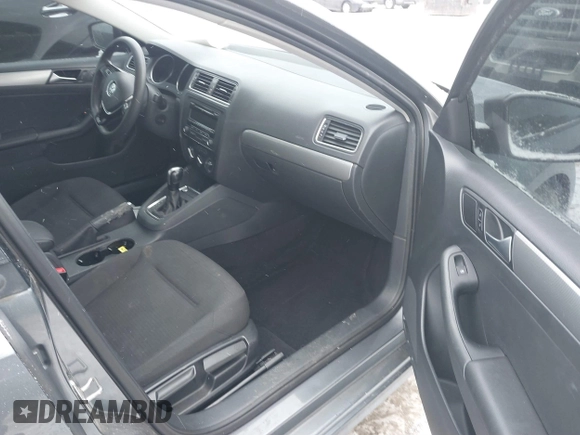 2015 Volkswagen Jetta Sport with VIN 3VWD17AJ6FM319596, listed as a IAAI auction lot 41370591 with 92,818 mi miles and . Bid and sale history available at DreamBid. Image 5.
