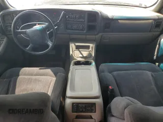 2000 Chevrolet Suburban LT with VIN 3GNFK16T0YG128975, listed as a Copart auction lot 72245934 with 246,263 mi miles and Salvage Title. Bid and sale history available at carsss.com. Image 8.